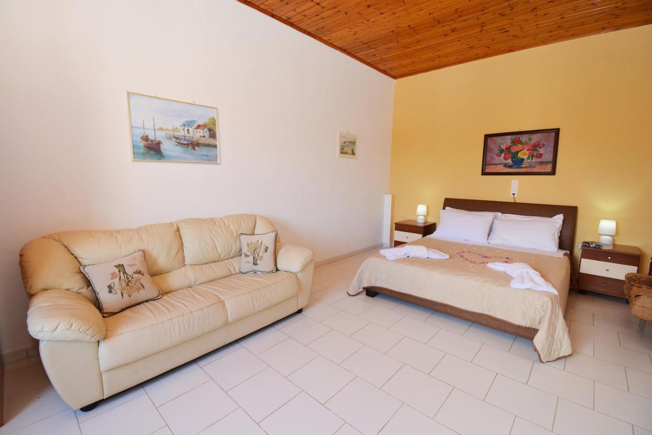 Dolphin Apt & Studios -Next To The Beach Roda  Bagian luar foto