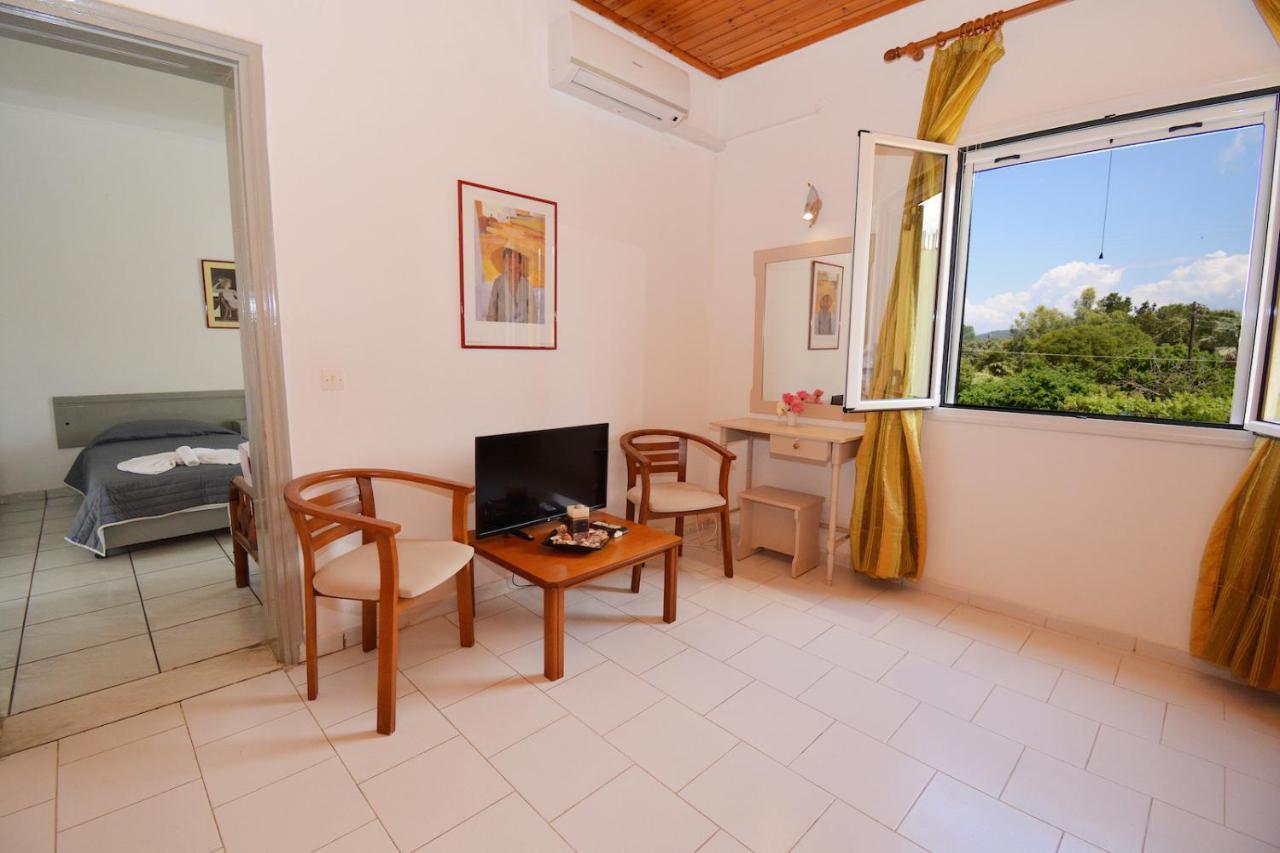 Dolphin Apt & Studios -Next To The Beach Roda  Bagian luar foto