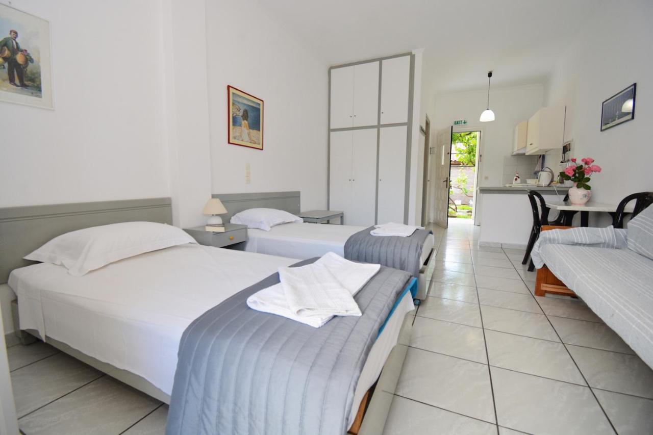 Dolphin Apt & Studios -Next To The Beach Roda  Bagian luar foto