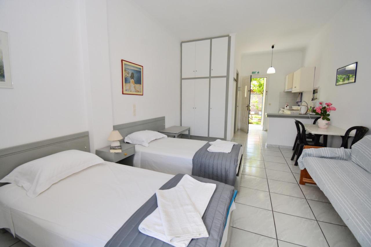 Dolphin Apt & Studios -Next To The Beach Roda  Bagian luar foto