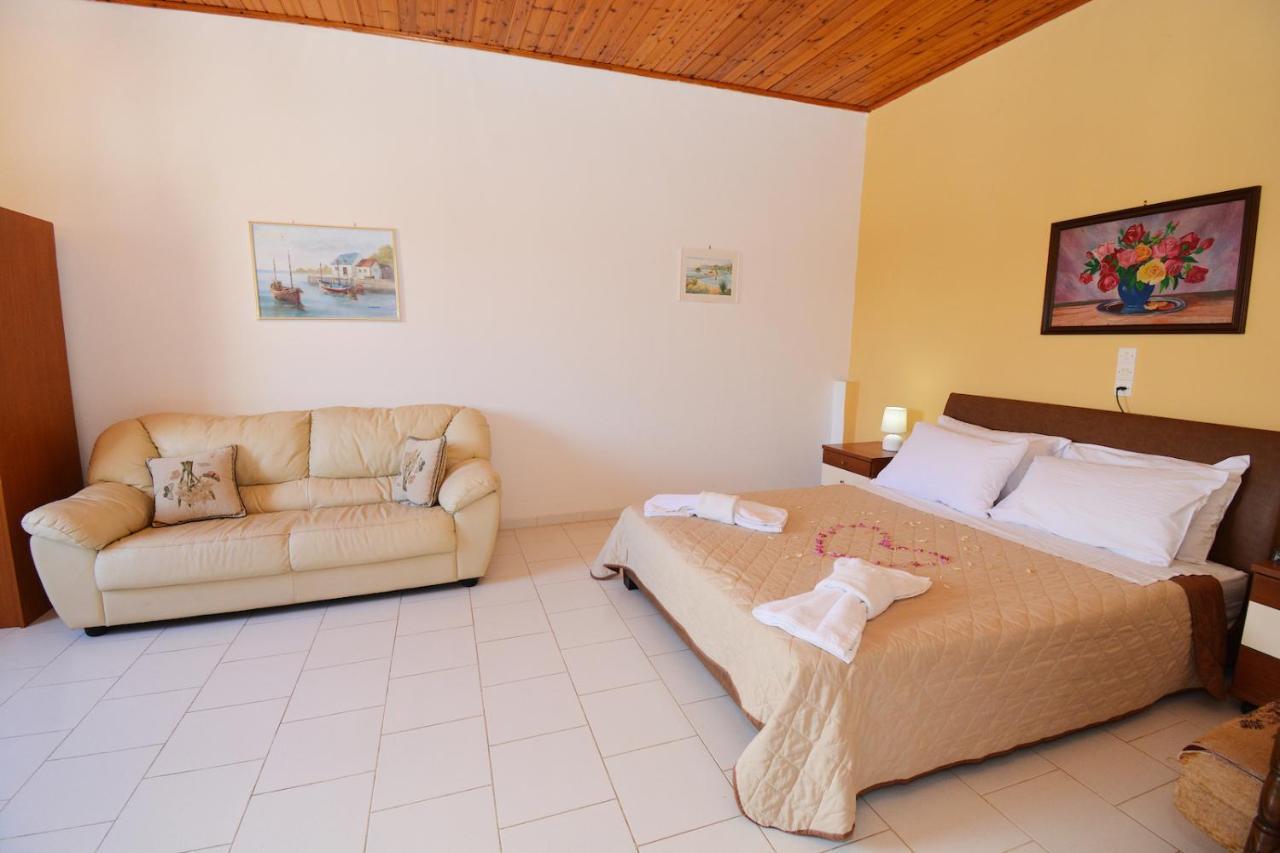 Dolphin Apt & Studios -Next To The Beach Roda  Bagian luar foto