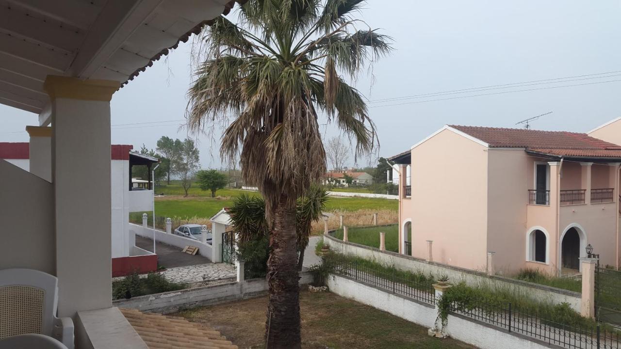 Dolphin Apt & Studios -Next To The Beach Roda  Bagian luar foto