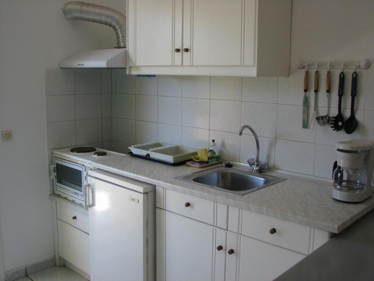 Dolphin Apt & Studios -Next To The Beach Roda  Bagian luar foto