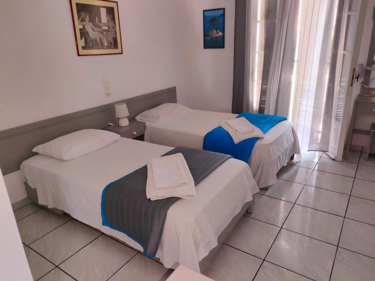 Dolphin Apt & Studios -Next To The Beach Roda  Bagian luar foto