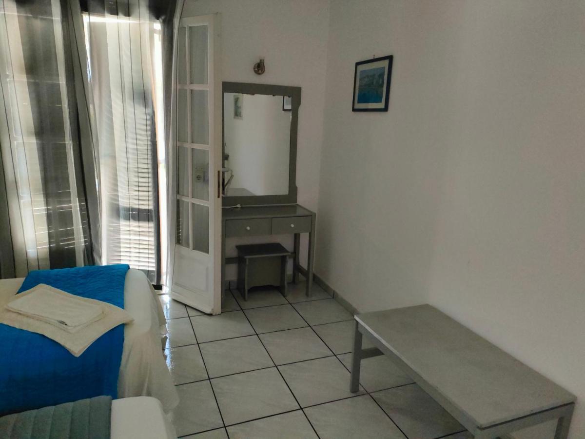 Dolphin Apt & Studios -Next To The Beach Roda  Bagian luar foto