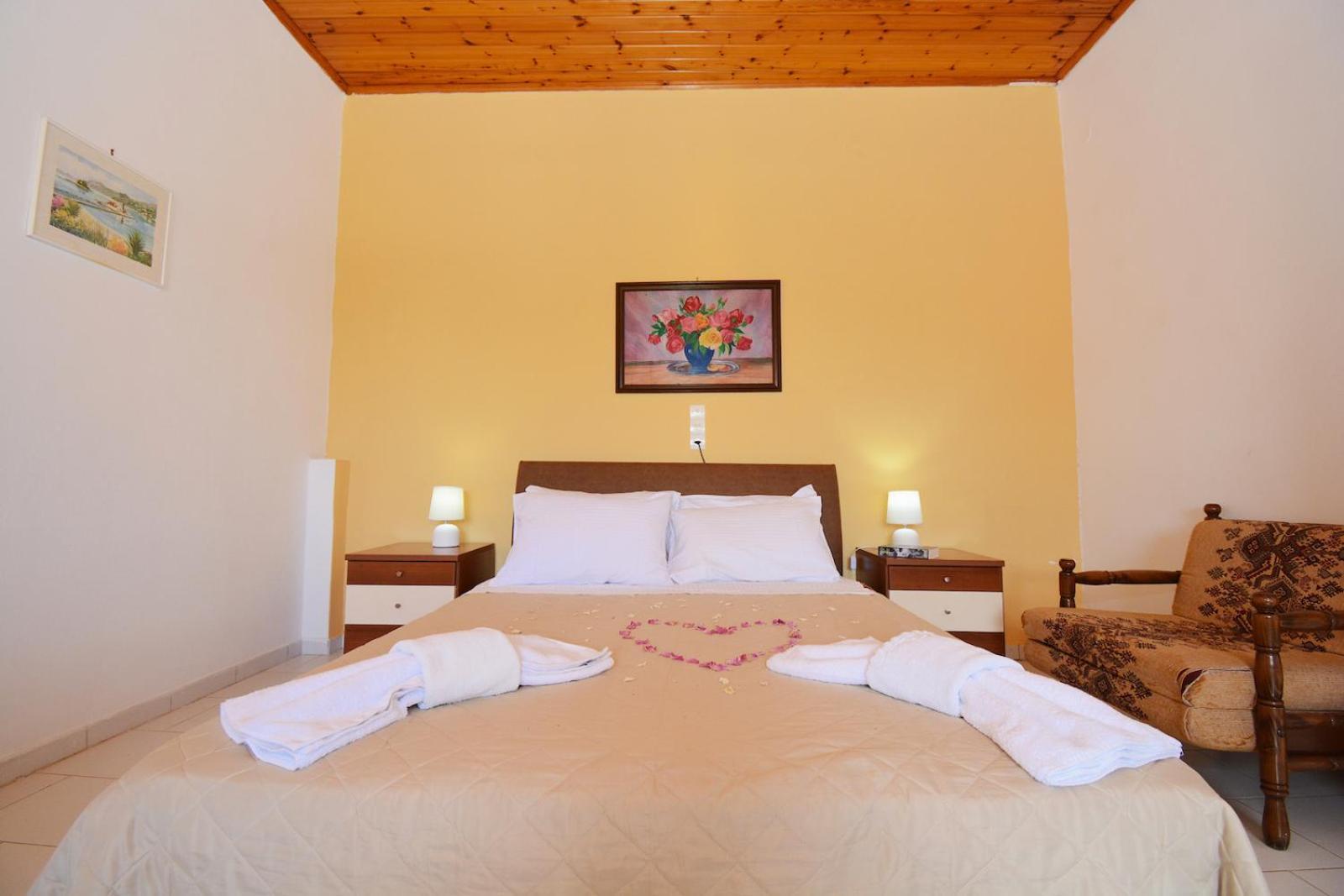 Dolphin Apt & Studios -Next To The Beach Roda  Bagian luar foto