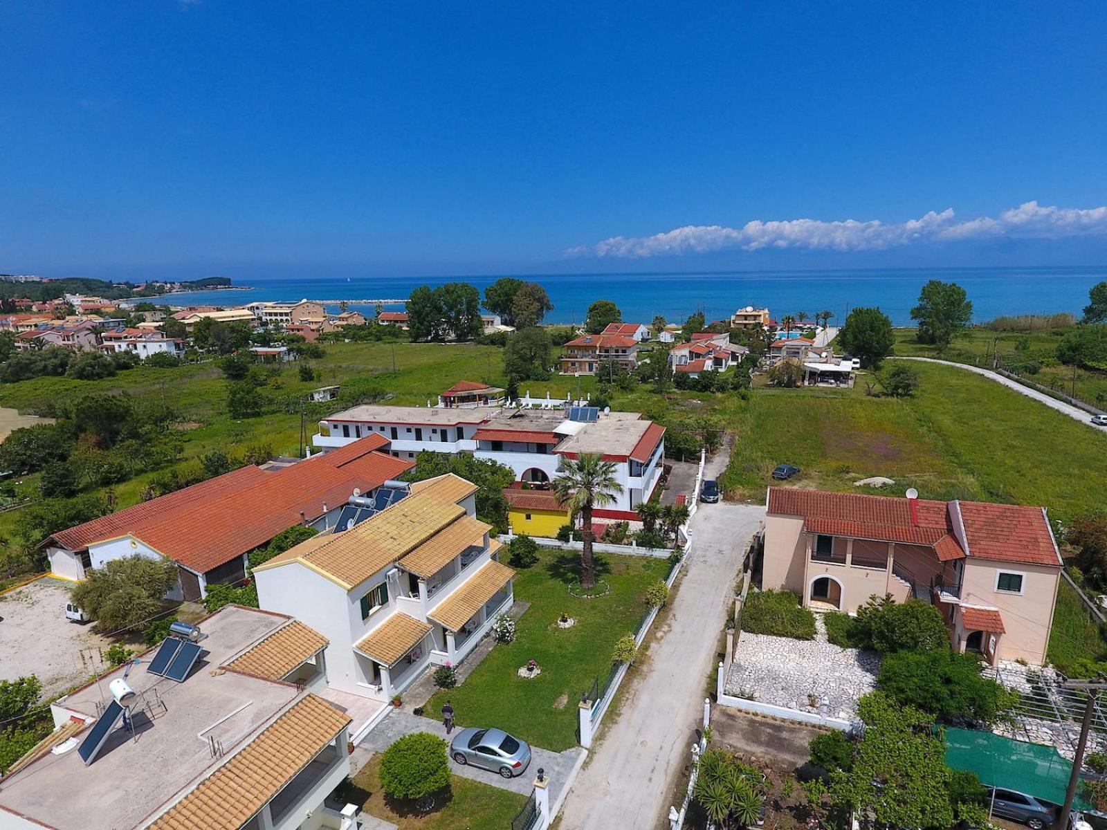 Dolphin Apt & Studios -Next To The Beach Roda  Bagian luar foto