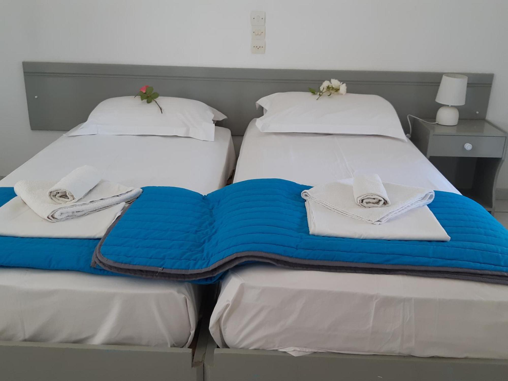 Dolphin Apt & Studios -Next To The Beach Roda  Bagian luar foto