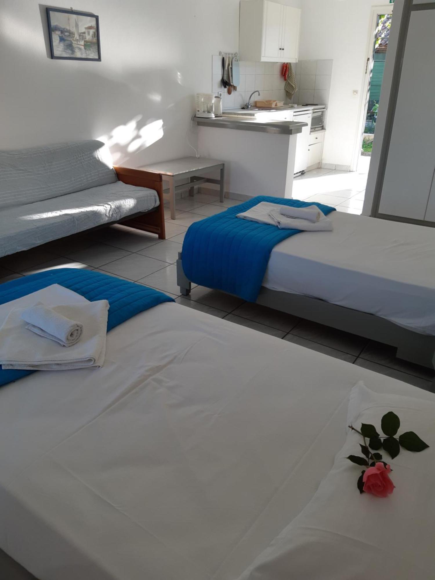 Dolphin Apt & Studios -Next To The Beach Roda  Bagian luar foto